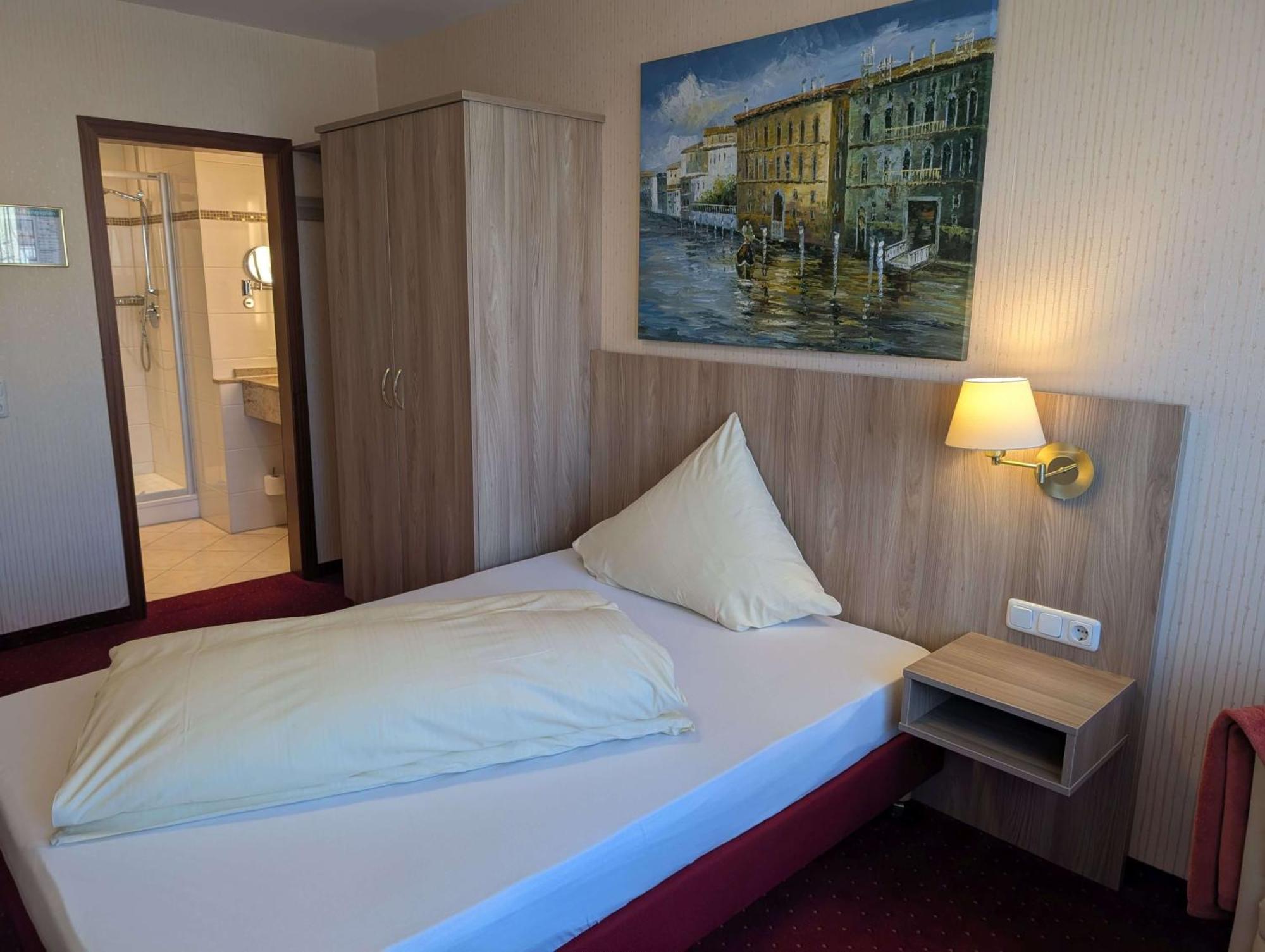 Stadthotel Аугсбург Экстерьер фото