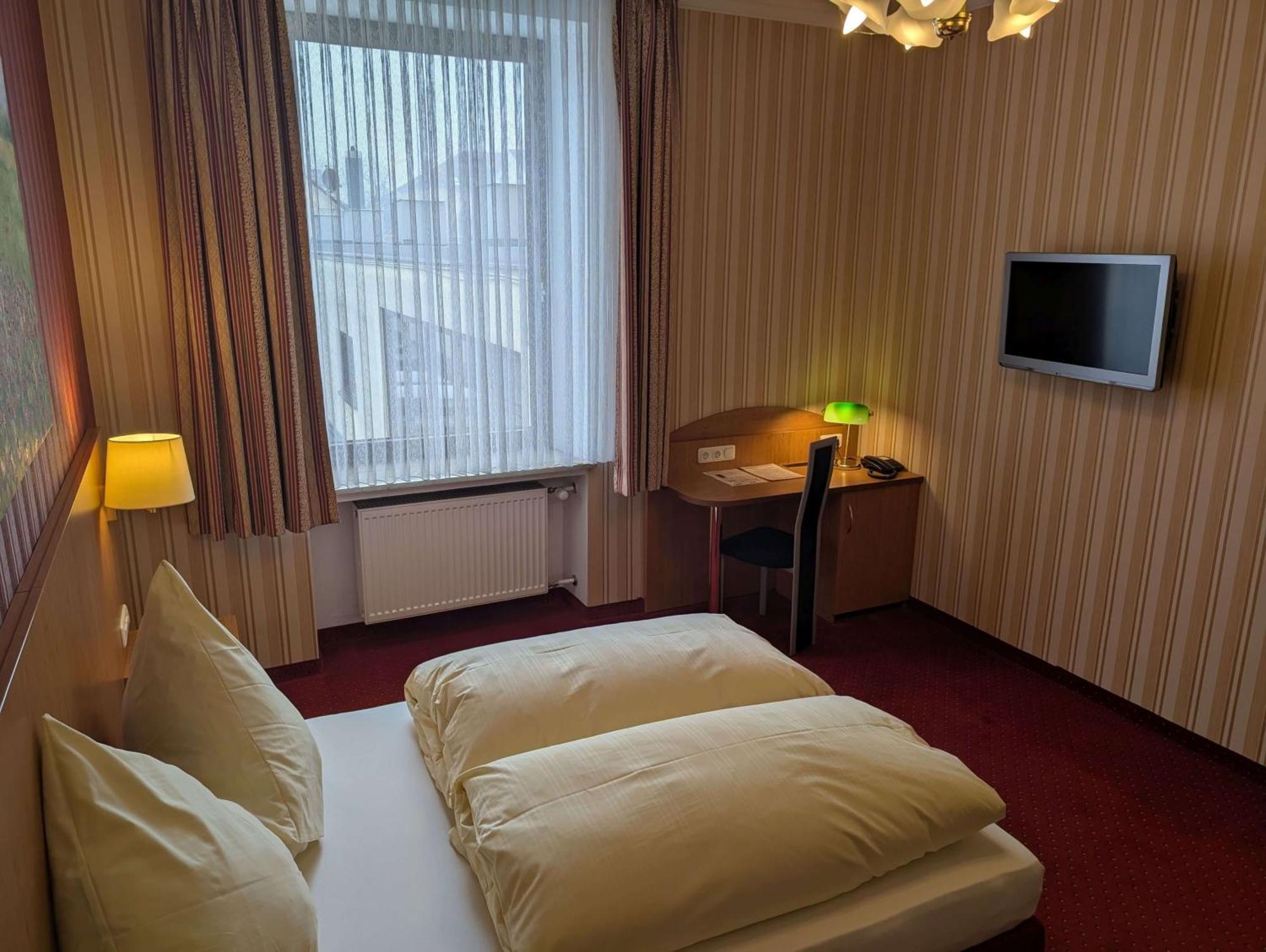 Stadthotel Аугсбург Экстерьер фото